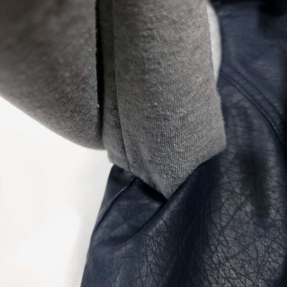 Ib Diffusion Faux Leather Jacket Juniors Size Medium Navy Knit - Picture 4 of 10